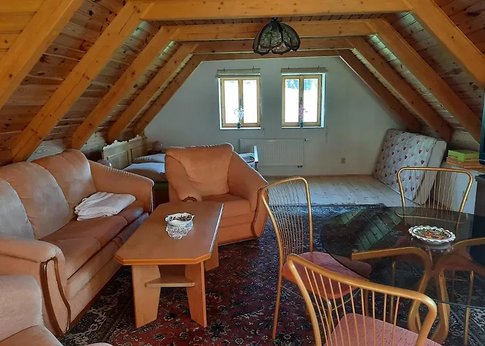 Novohradsky Raj Aneb Oaza Klidu Na Samote U Lesa Daire Benesov nad Cernou
